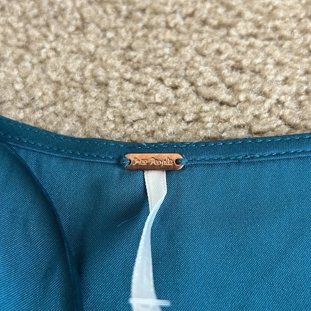 Free People Miraya Satin Twist Front Crop Top Corsair Blue XS NWT Glam. - Picture 4 of 5